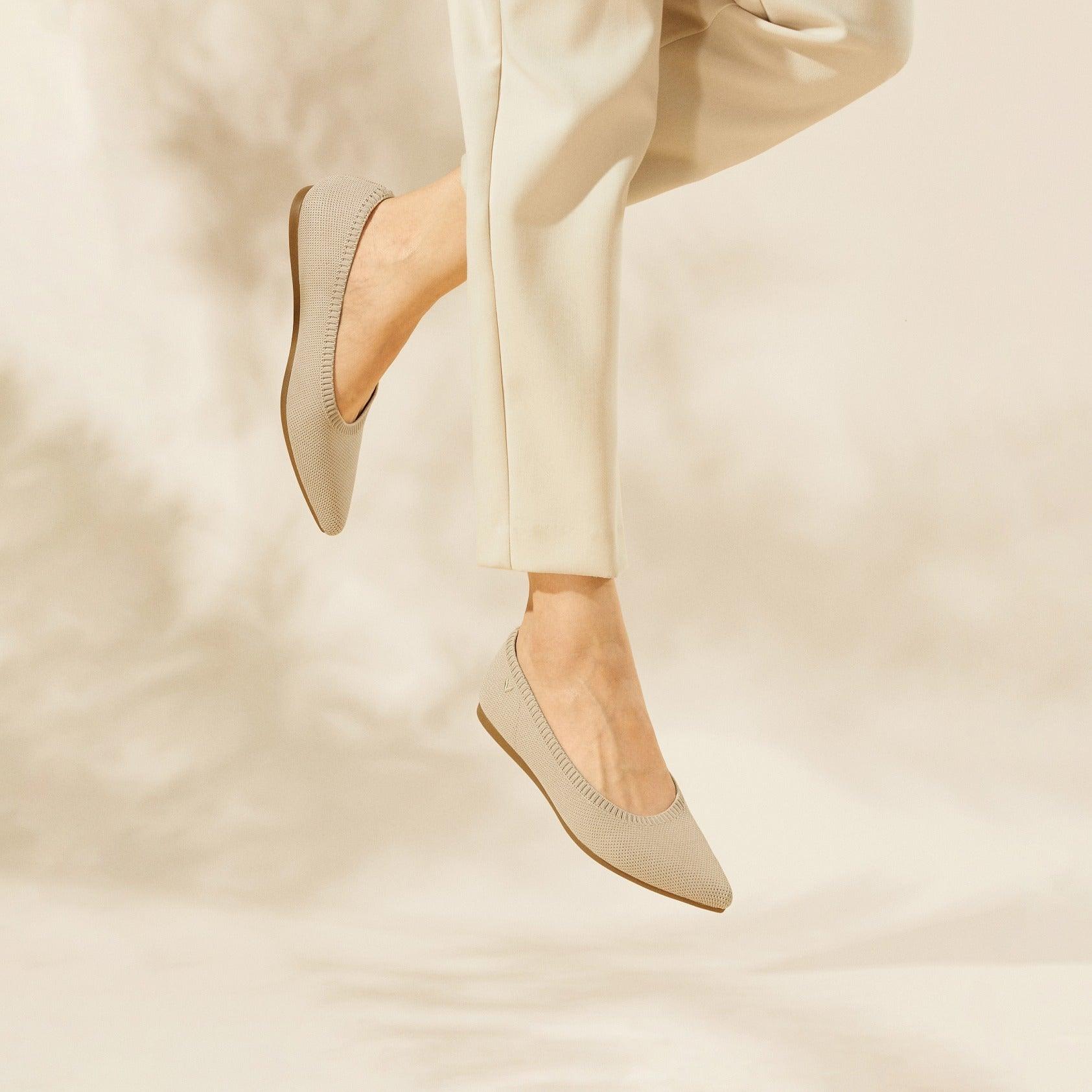 [Aria 5°] Pointed toe flat shoes