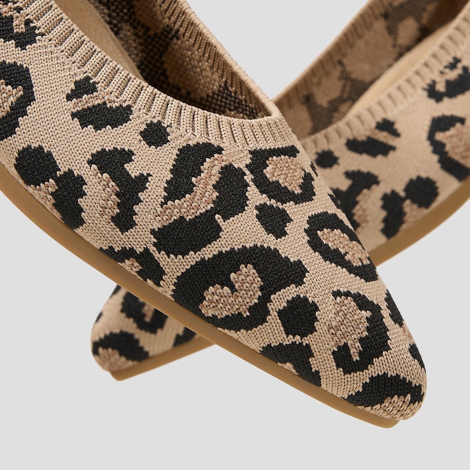 [Aria 5°] Pointed toe flat shoes