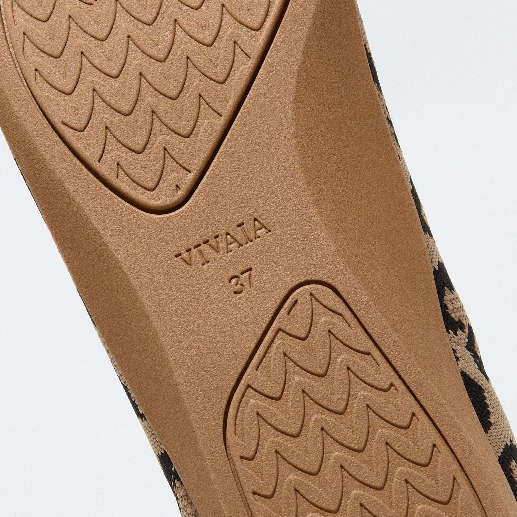 [Aria Walker] Pointed toe Ultra-lightweight Thick Sole Flat Shoes