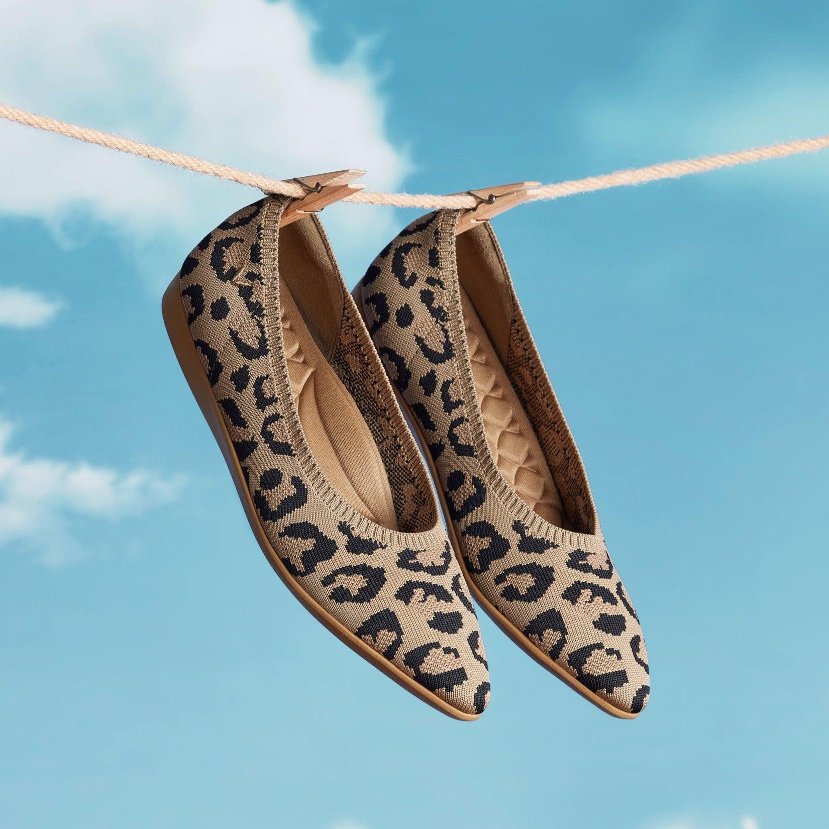 [Aria Walker] Pointed toe Ultra-lightweight Thick Sole Flat Shoes