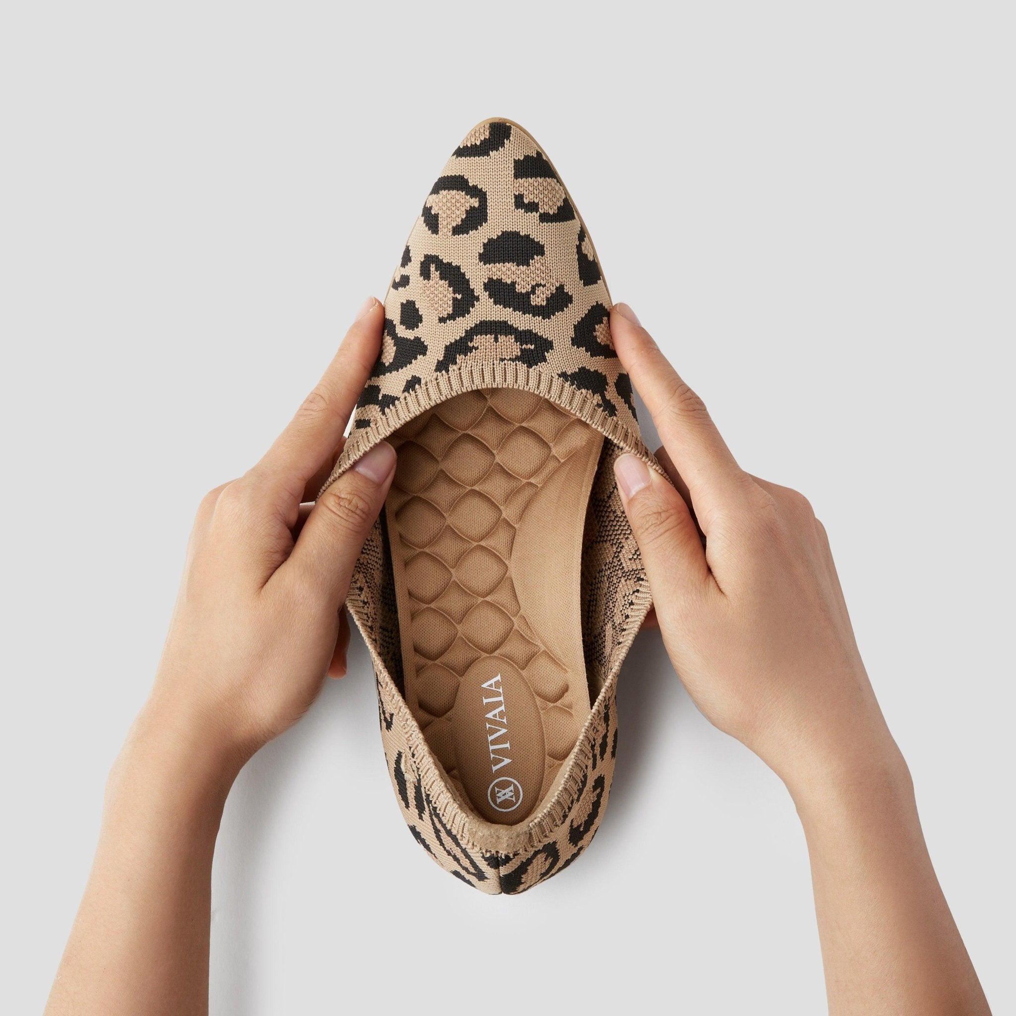 [Aria Walker] Pointed toe Ultra-lightweight Thick Sole Flat Shoes