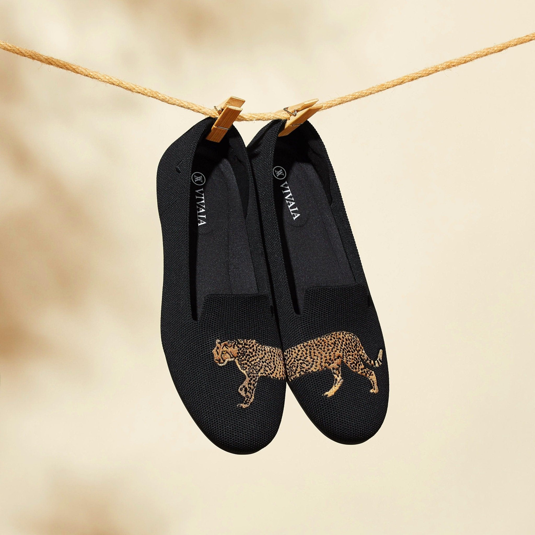 [Audrey] Round toe Animal Embroidered Loafers