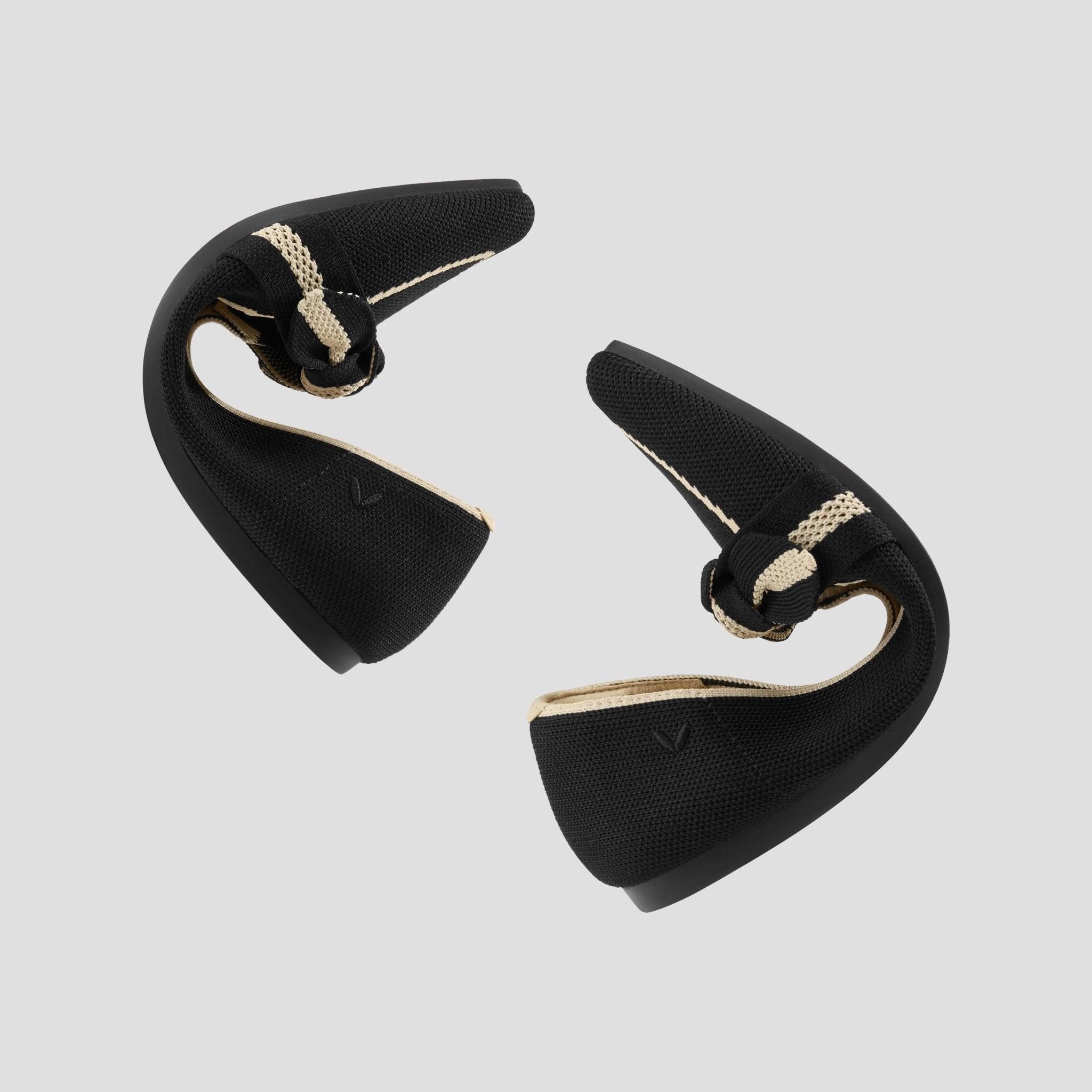 [Michelle] Pointed toe loafers with ribbon
