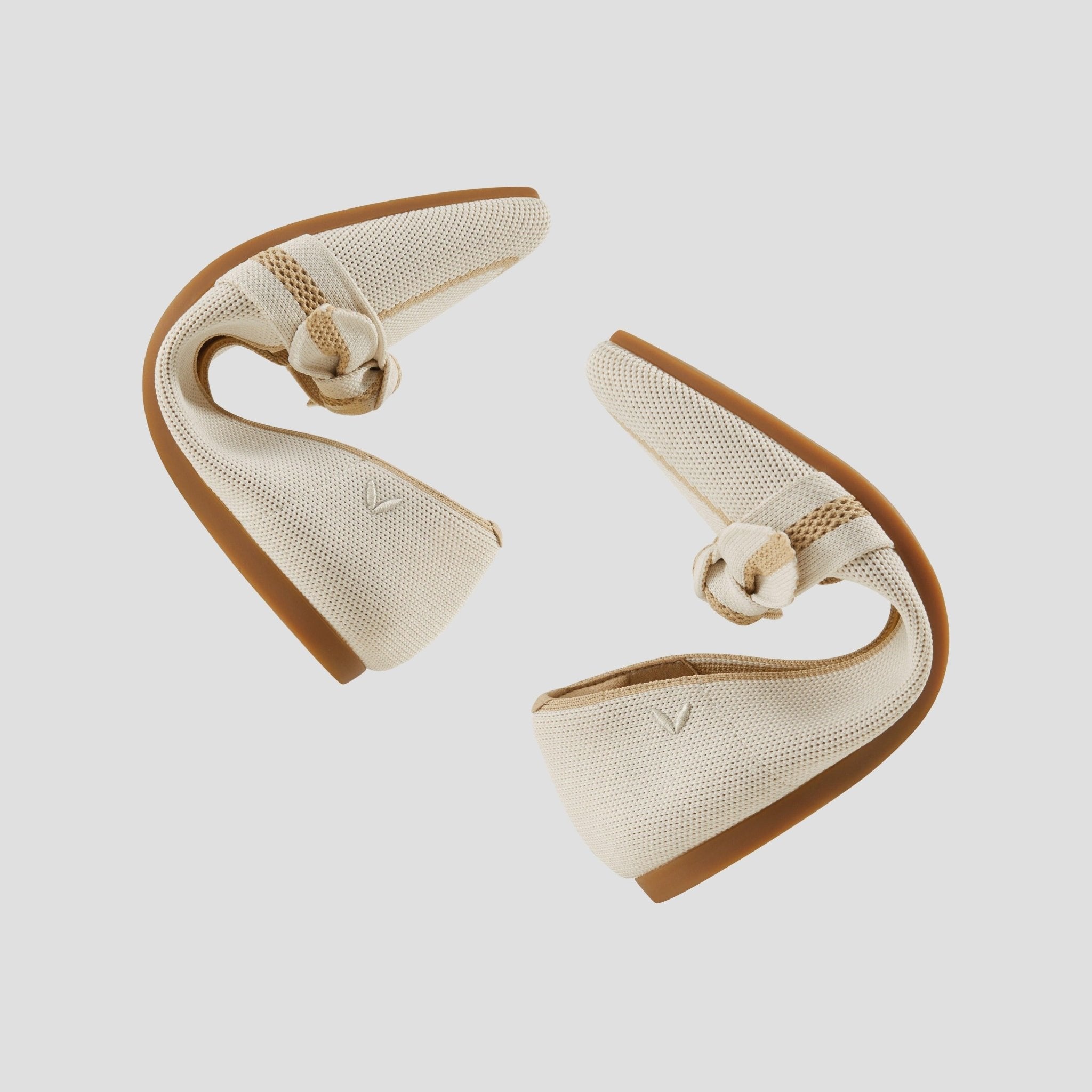[Michelle] Pointed toe loafers with ribbon