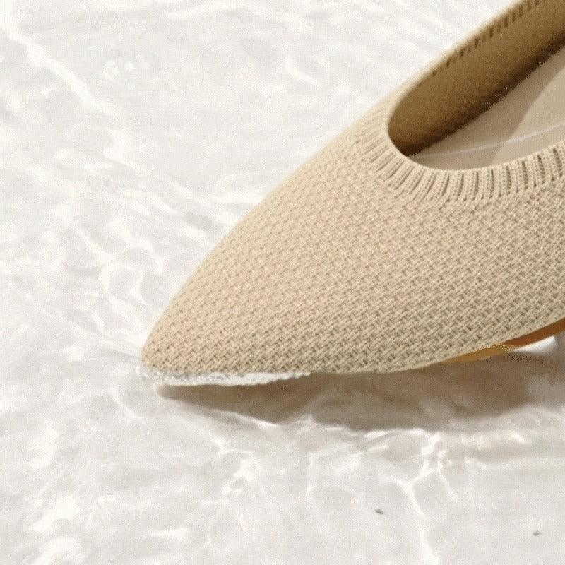 [Aria 5°] Pointed toe, water-repellent, flat shoes