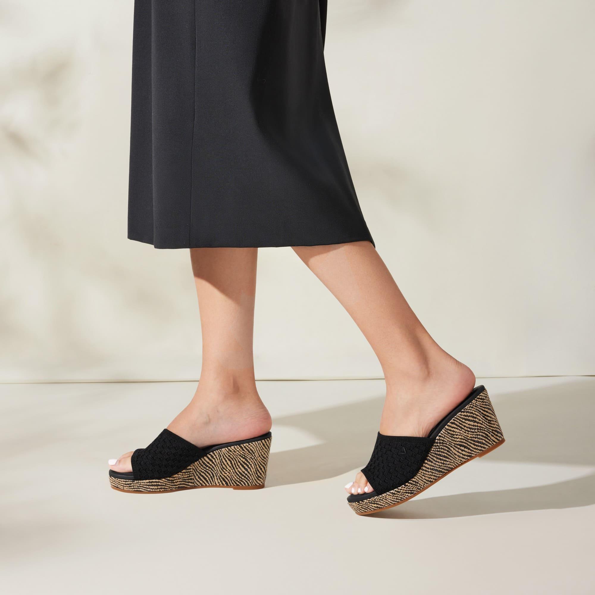 [Stacey Pro] Round toe wedge sandals