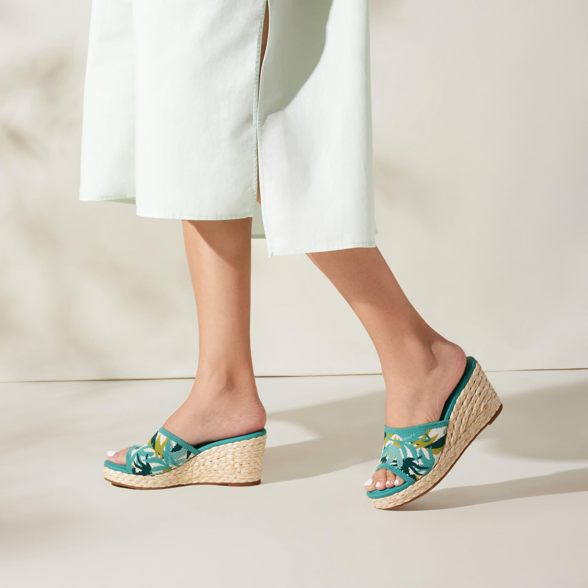 [Stacey Pro] Round toe wedge sandals