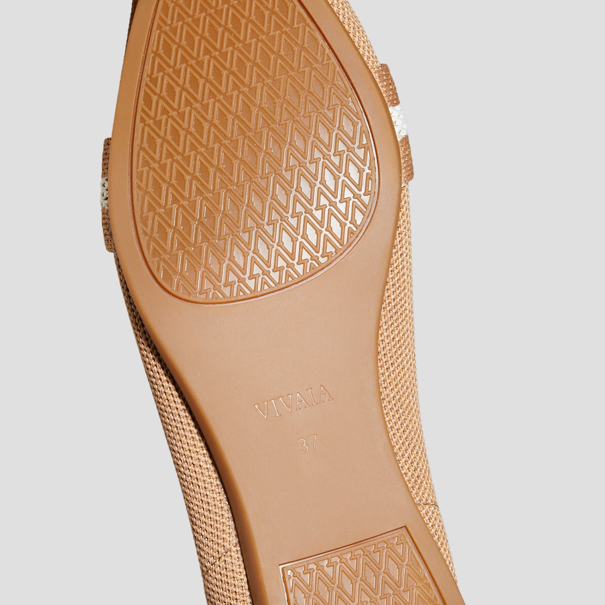 [Michelle] Pointed toe loafers with ribbon
