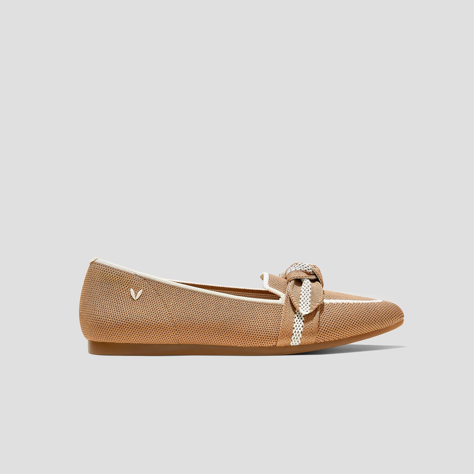 [Michelle] Pointed toe loafers with ribbon