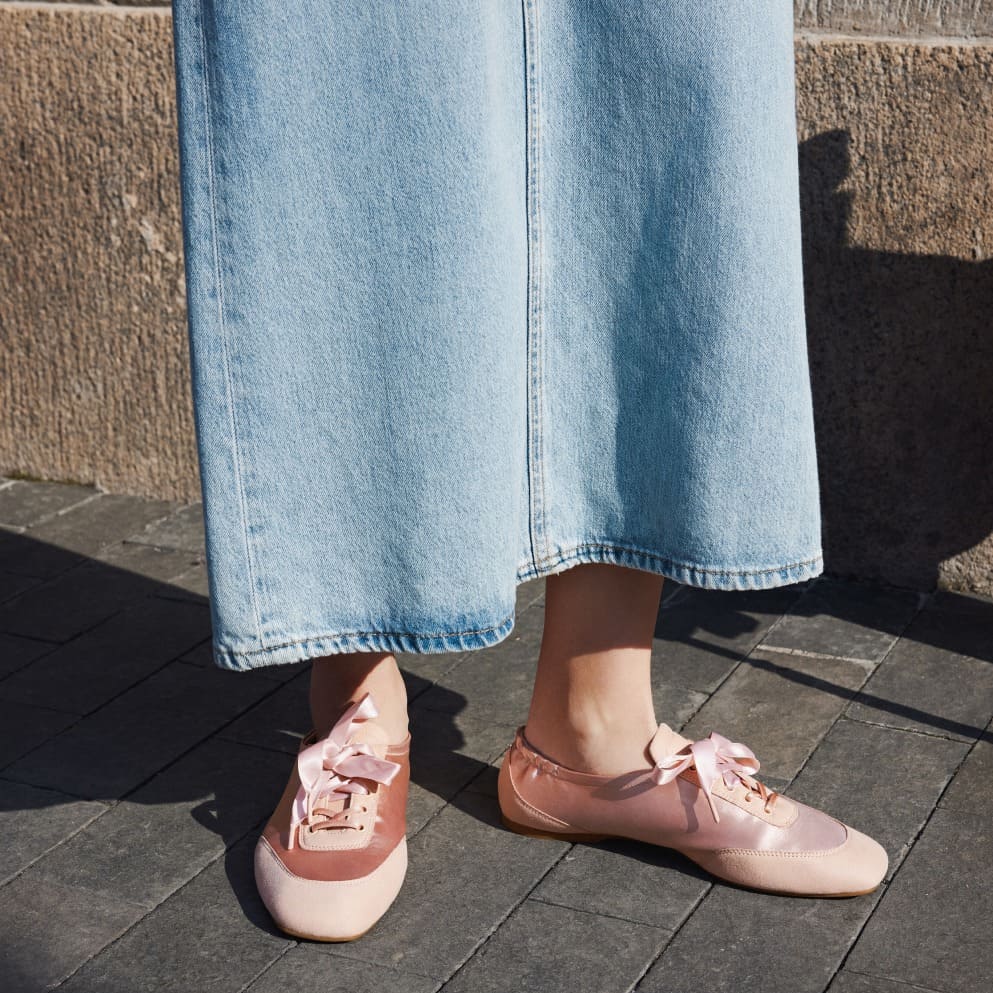 [Cristina] レースアップ サテン スニーカリーナ