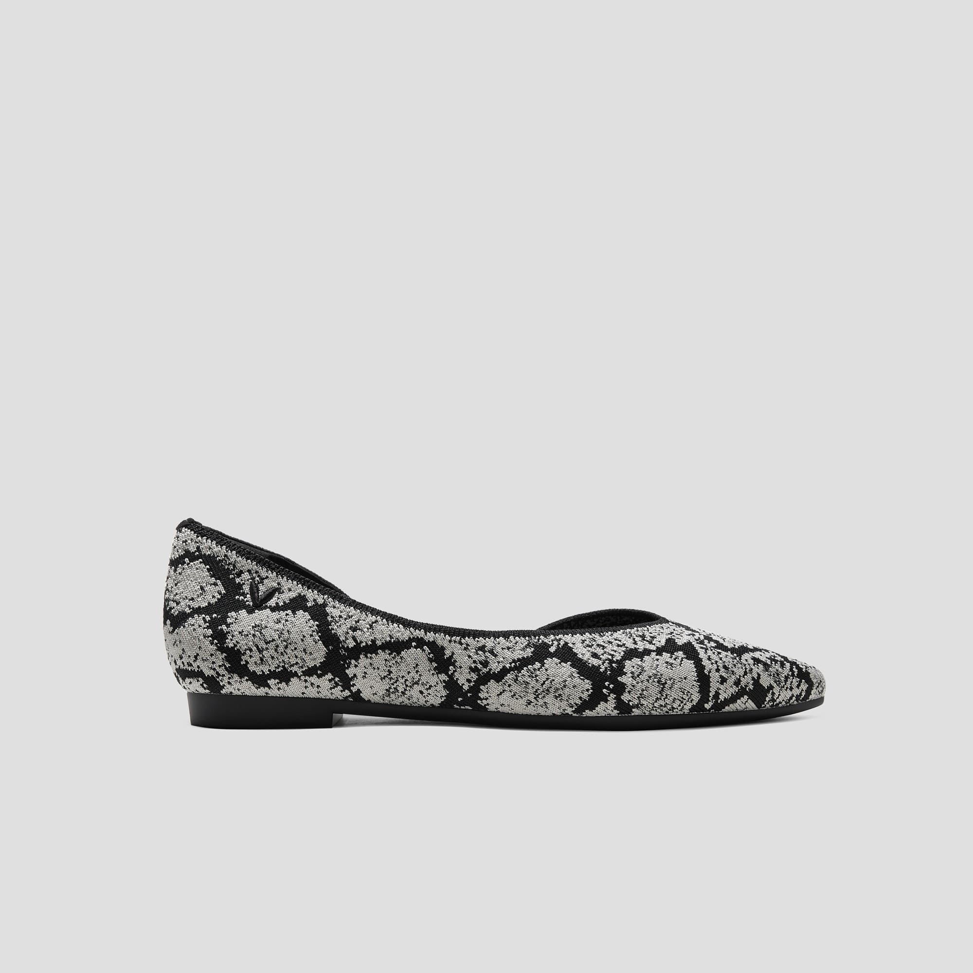 [Melia 2.0] Pointed toe V-cut flat shoes