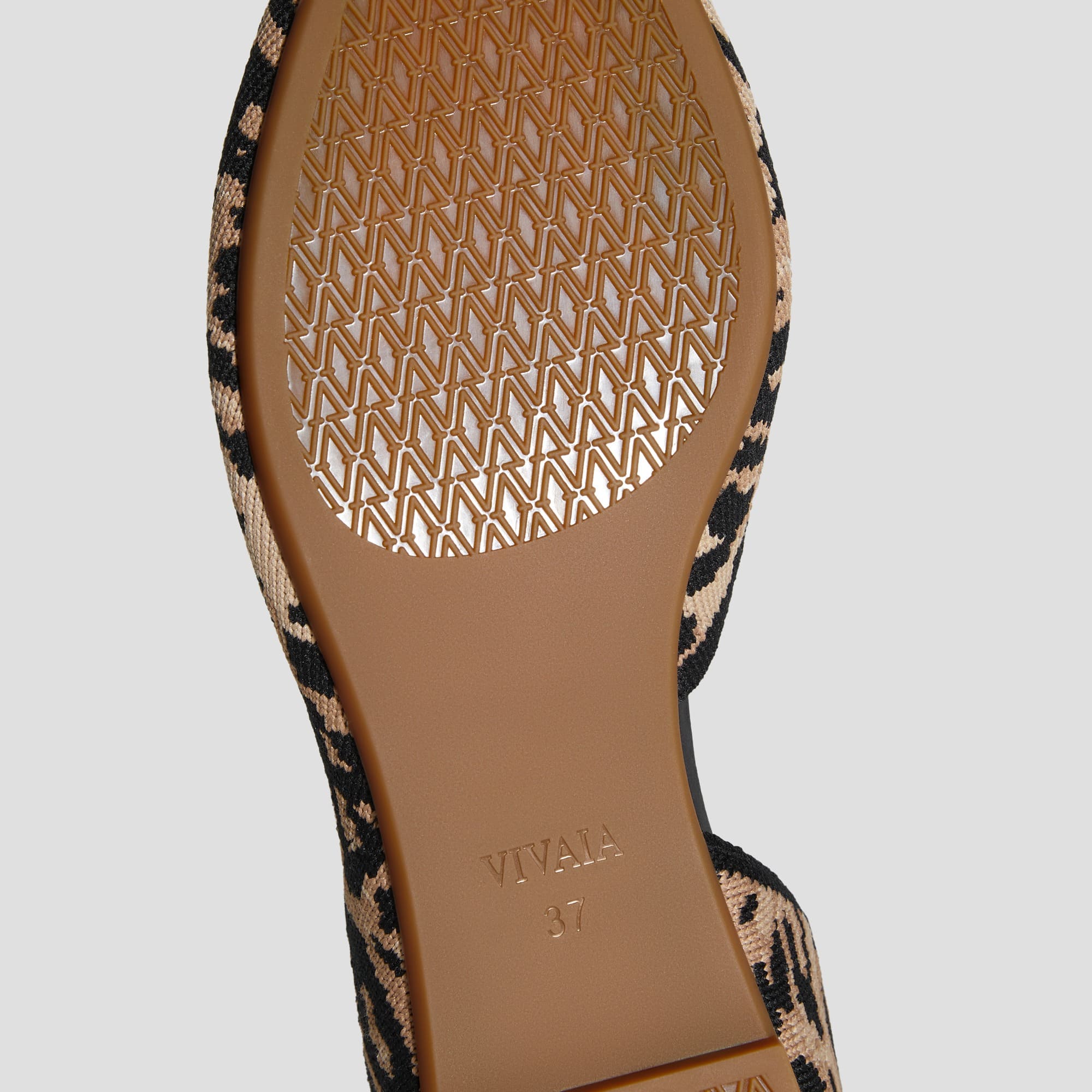 [Melia 2.0] Pointed toe V-cut flat shoes