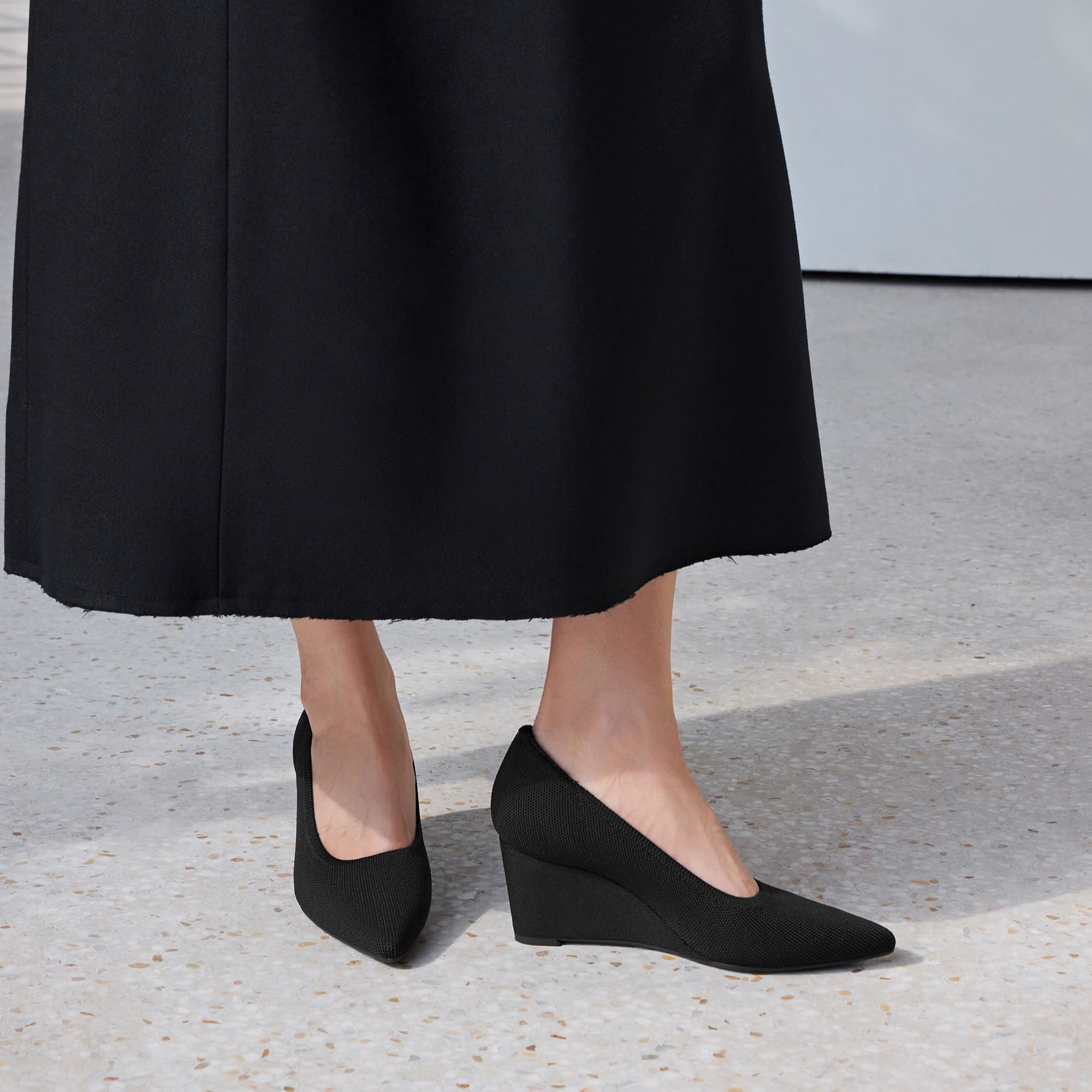 [Deborah] Pointed toe Stress-Free Wedge Heels