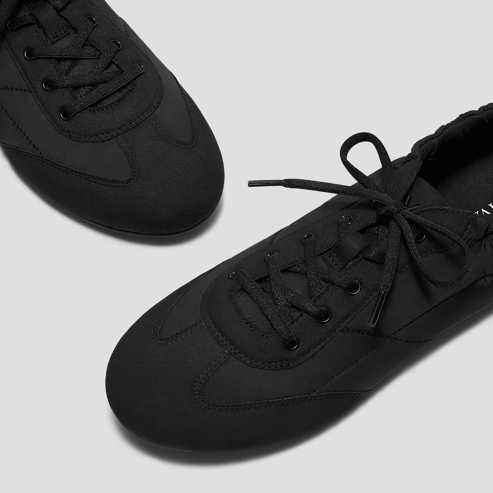 [Yancy] Jogger Nylon Sneaker Lina