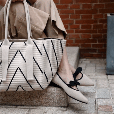 [Addriane] Pointed toe flat shoes with ribbon